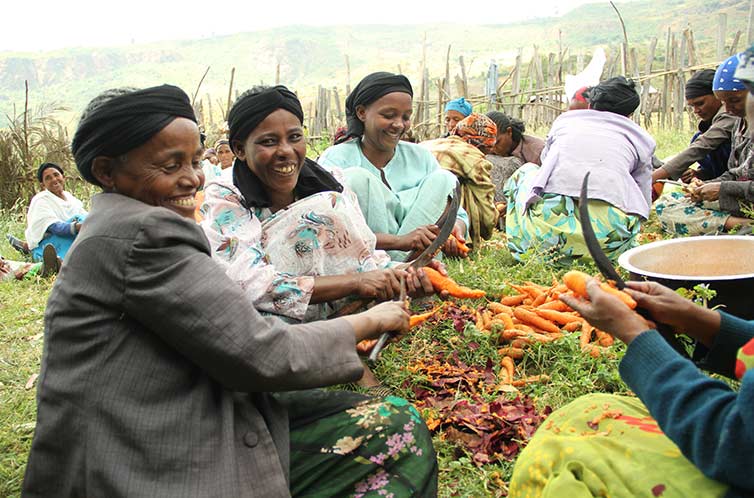 Frauen in Äthiopien bei einem Kochkurs