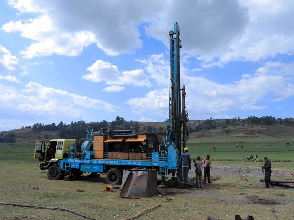 Wasserbohrgerät im Einsatz in Äthiopien